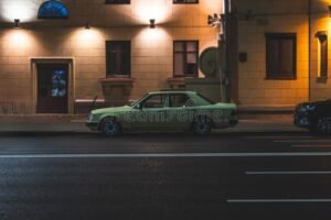 Come Funziona la Rottamazione Se Acquisti un'Auto Usata 42 automobile usata parcheggiata in strada vista laterale