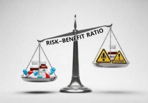 Il regime forfettario a rischio: quali sono i fattori da considerare 20 bilancia che pesa fattori di rischio economico