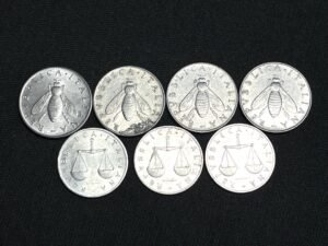 Quali Spese Legali Sono Detraibili per un Privato in Italia 34 bilancia della giustizia con monete italiane