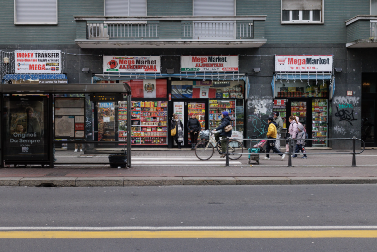 centro servizi comunale in via padova milano