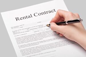 contratto di affitto firmato con penna