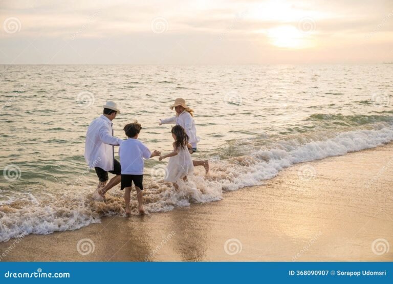 Come Funziona l'Assenza per Motivi Familiari e Quando È Consentita 2 famiglia serena che condivide momenti insieme