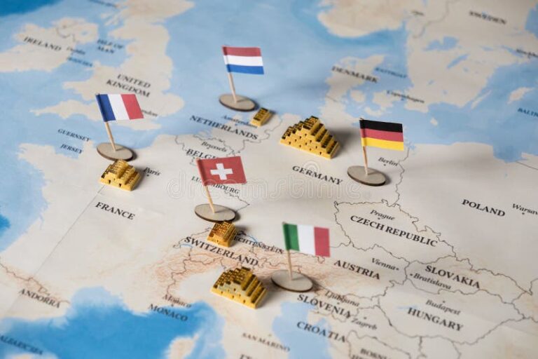 Come Funziona la Doppia Tassazione tra Italia e Svizzera 2 mappa italia e svizzera con simboli finanziari