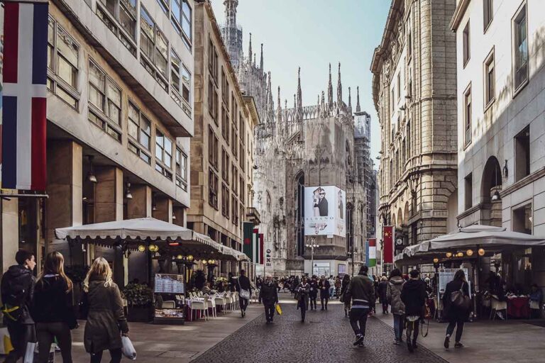 L’apertura domenicale dei negozi a Milano è consentita
