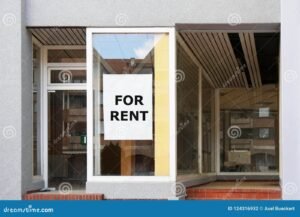 Come trovare un locale commerciale in affitto a L'Aquila 1 vetrina di un negozio con cartello affitto